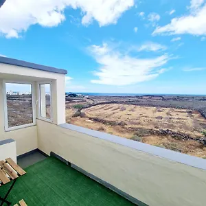 apartamento-en-mala-con-vista-al-mar.in-canary-islands.com/